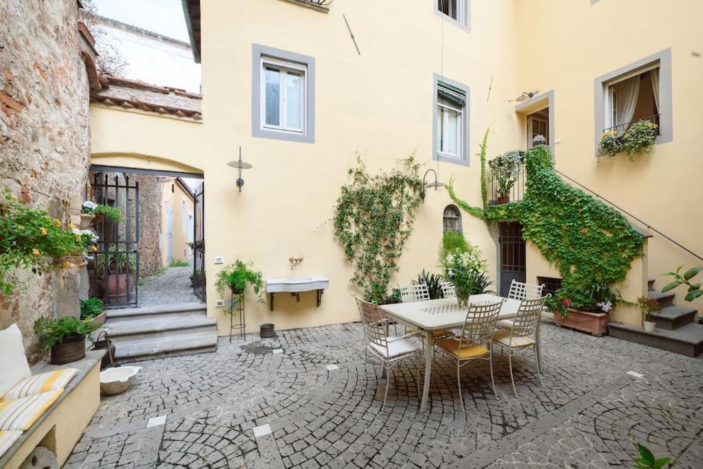 Corte Paolina - Charming Courtyard Inside Lucca Exteriör bild