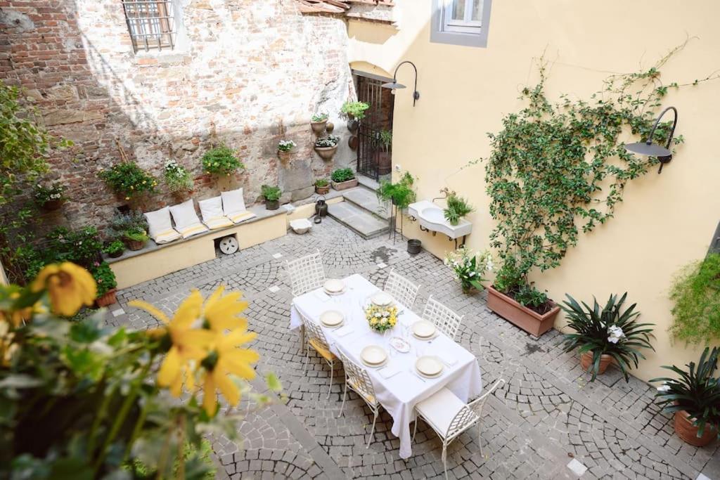 Corte Paolina - Charming Courtyard Inside Lucca Exteriör bild